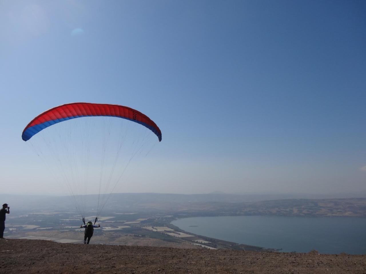 Sea Of Galilee - Genghis Khan In The Golan Giv'at Yo'av Exterior foto