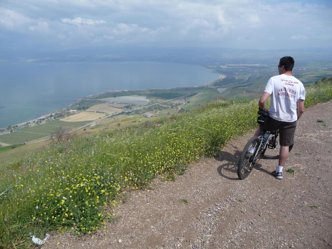Sea Of Galilee - Genghis Khan In The Golan Giv'at Yo'av Exterior foto